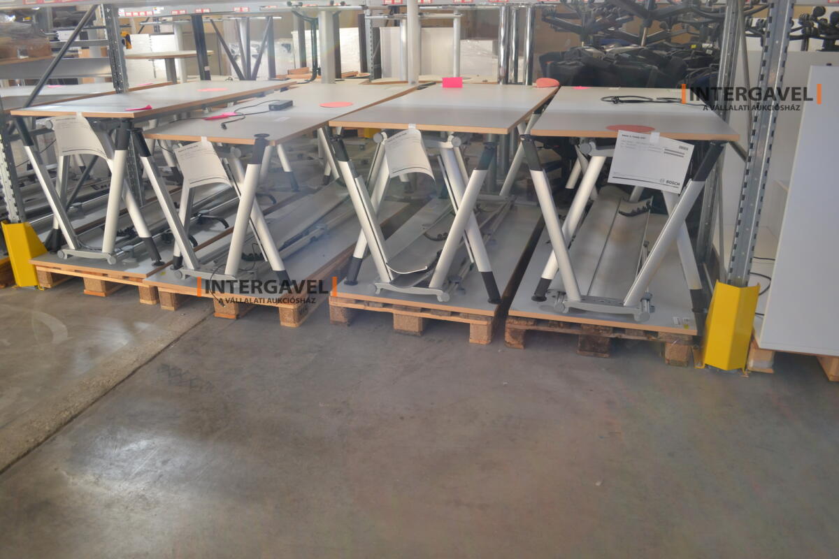 Íróasztal (A-lábú-1800 mm széles)