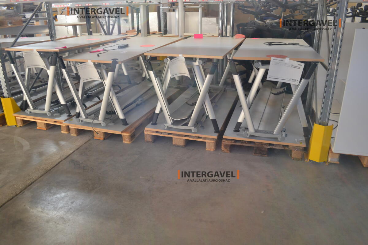 Íróasztal (A-lábú-1800 mm széles)