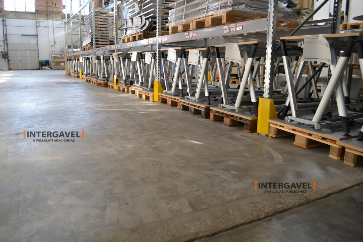 Íróasztal (A-lábú-1800 mm széles) 3