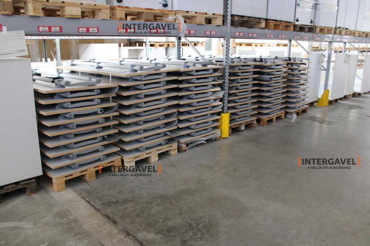 Íróasztal (A-lábú-1800 mm széles) 4