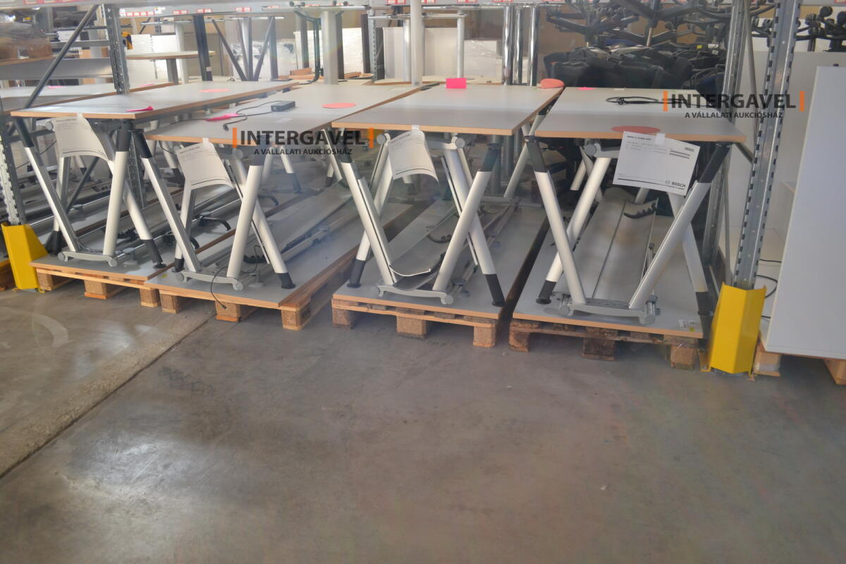 Íróasztal (A-lábú-1800 mm széles)