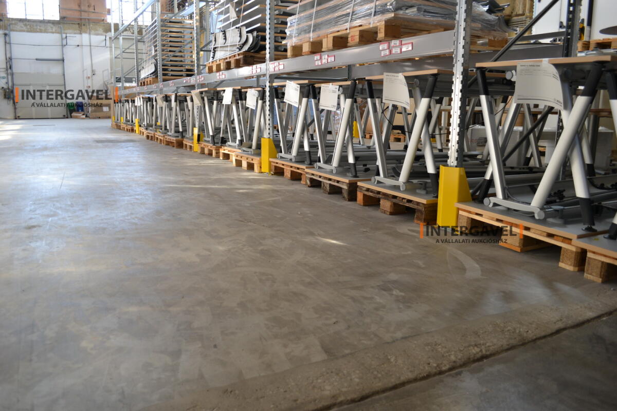 Íróasztal (A-lábú-1800 mm széles) 3