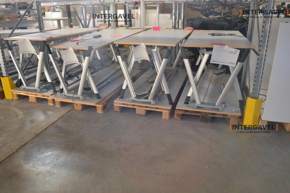 Íróasztal (A-lábú-1800 mm széles)