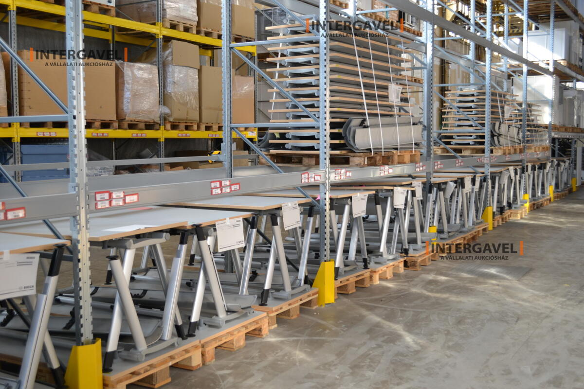 Íróasztal (A-lábú-1800 mm széles) 2