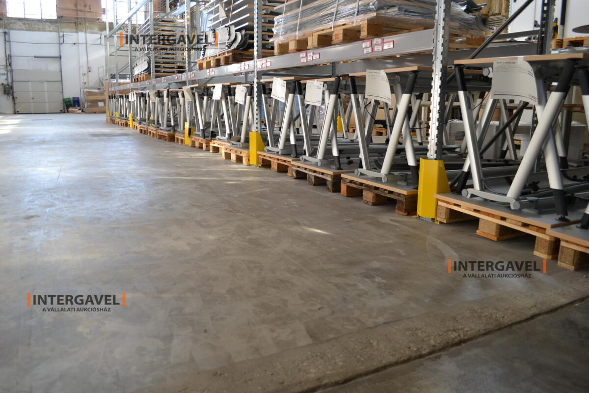 Íróasztal (A-lábú-1800 mm széles) 3