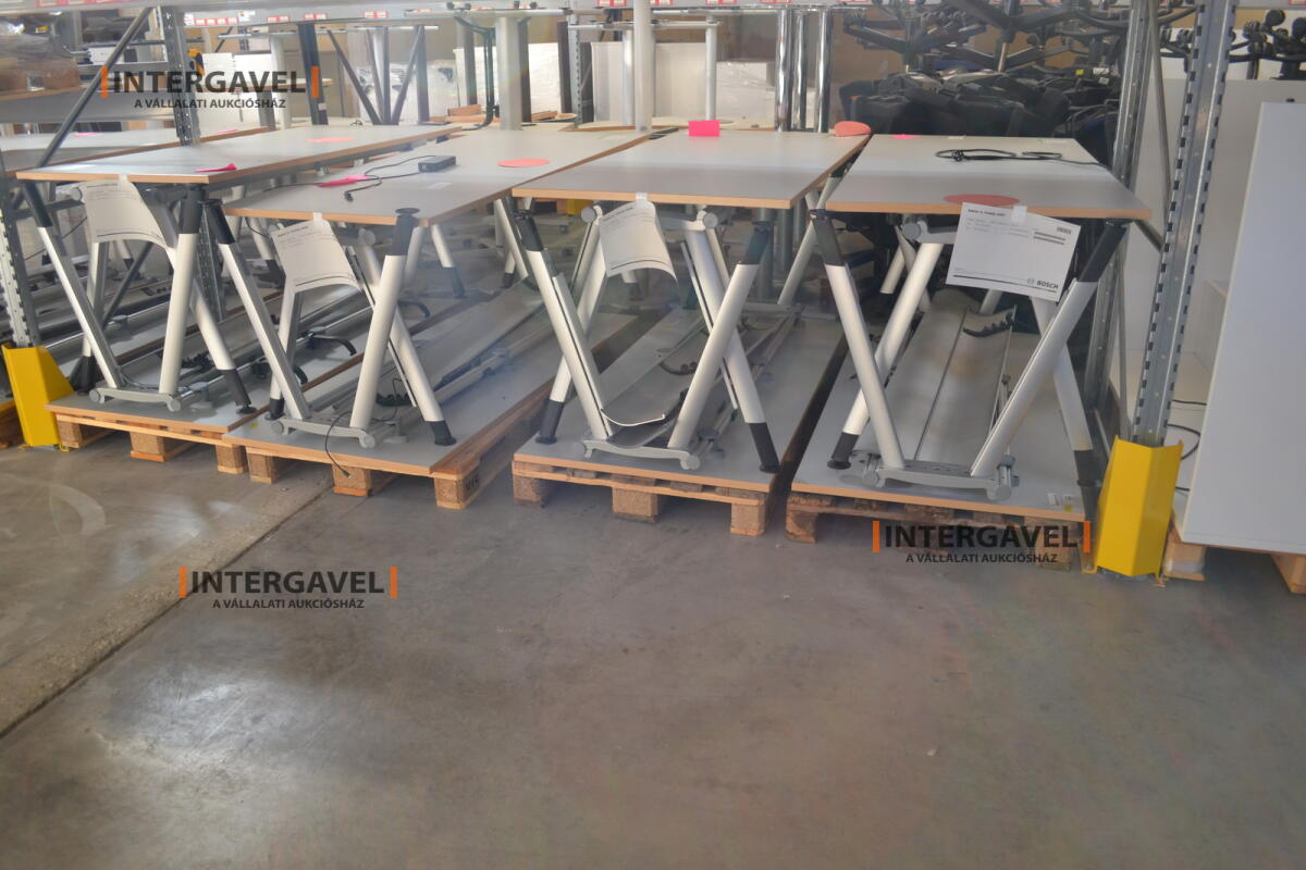 Íróasztal (A-lábú-1800 mm széles)