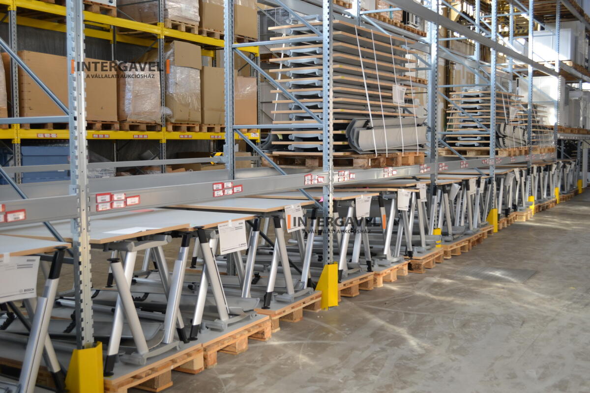 Íróasztal (A-lábú-1800 mm széles) 2