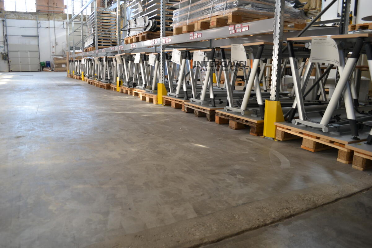 Íróasztal (A-lábú-1800 mm széles) 3