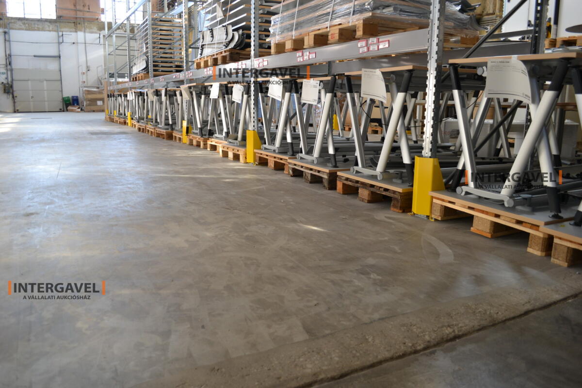 Íróasztal (A-lábú-1800 mm széles) 3