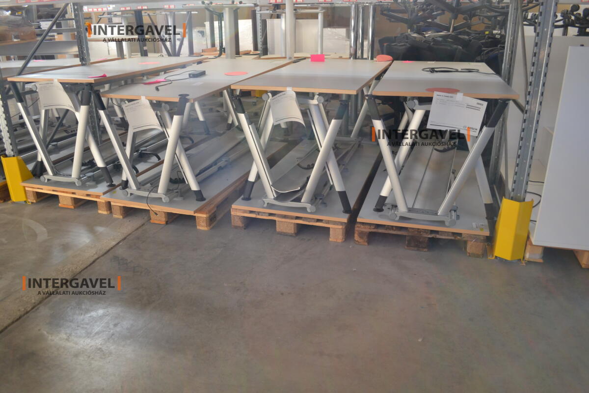 Íróasztal (A-lábú-1800 mm széles)