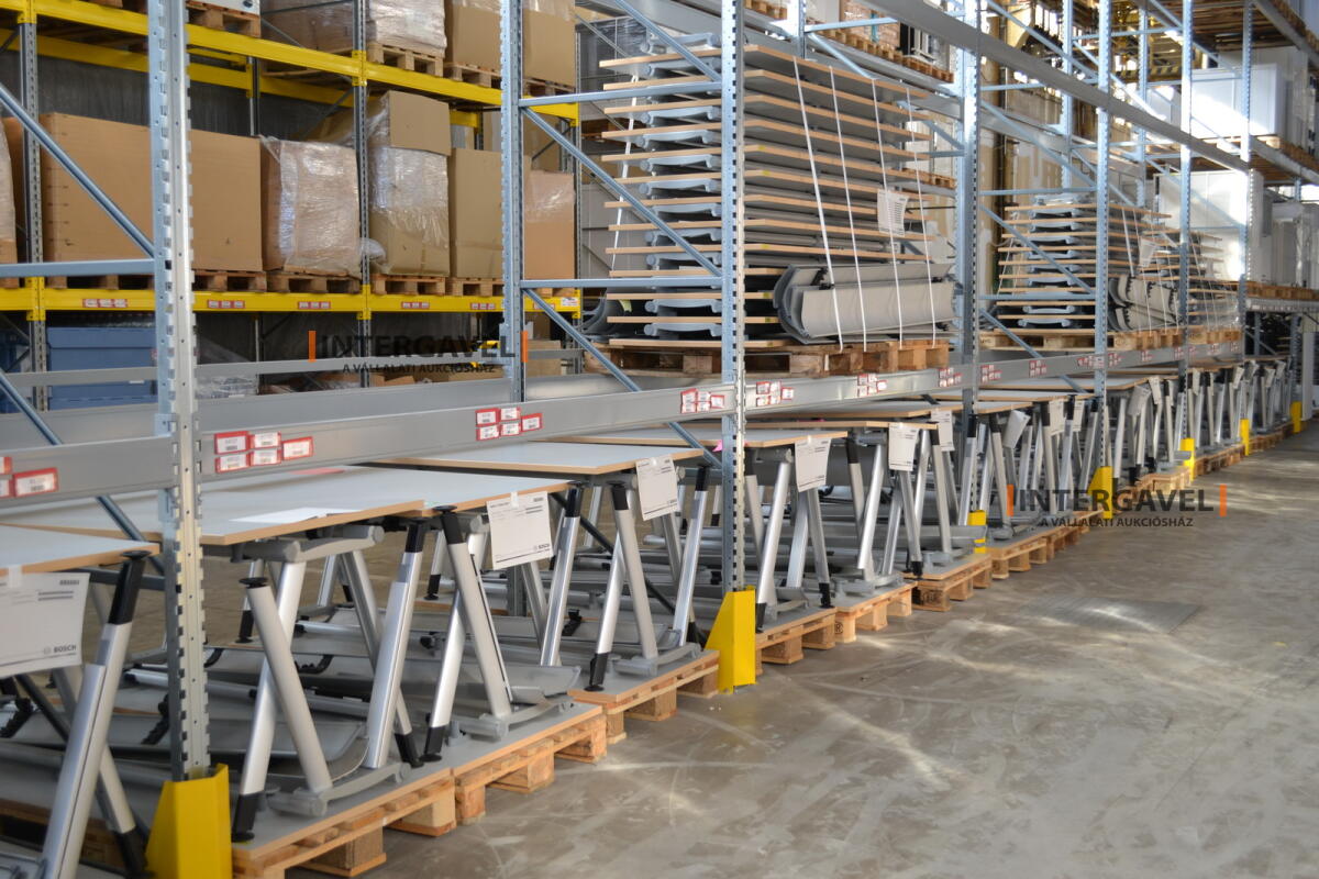 Íróasztal (A-lábú-1800 mm széles) 2