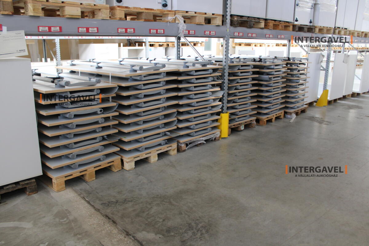 Íróasztal (A-lábú-1800 mm széles) 4