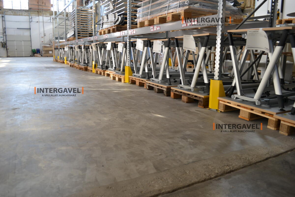 Íróasztal (A-lábú-1800 mm széles) 3