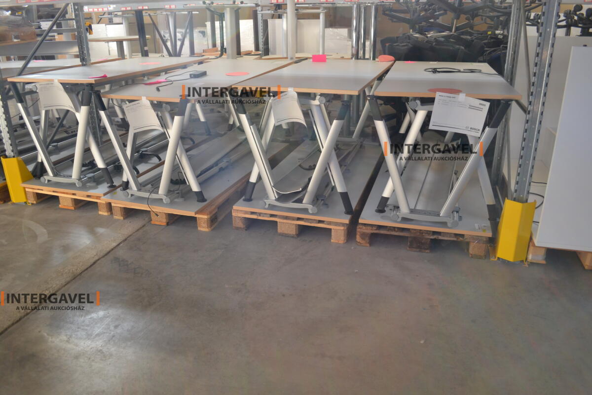 Íróasztal (A-lábú-1800 mm széles)