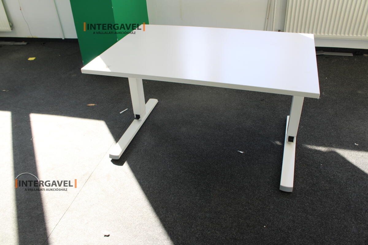 Íróasztal (mechanikusan emelhető-1200 mm) 2