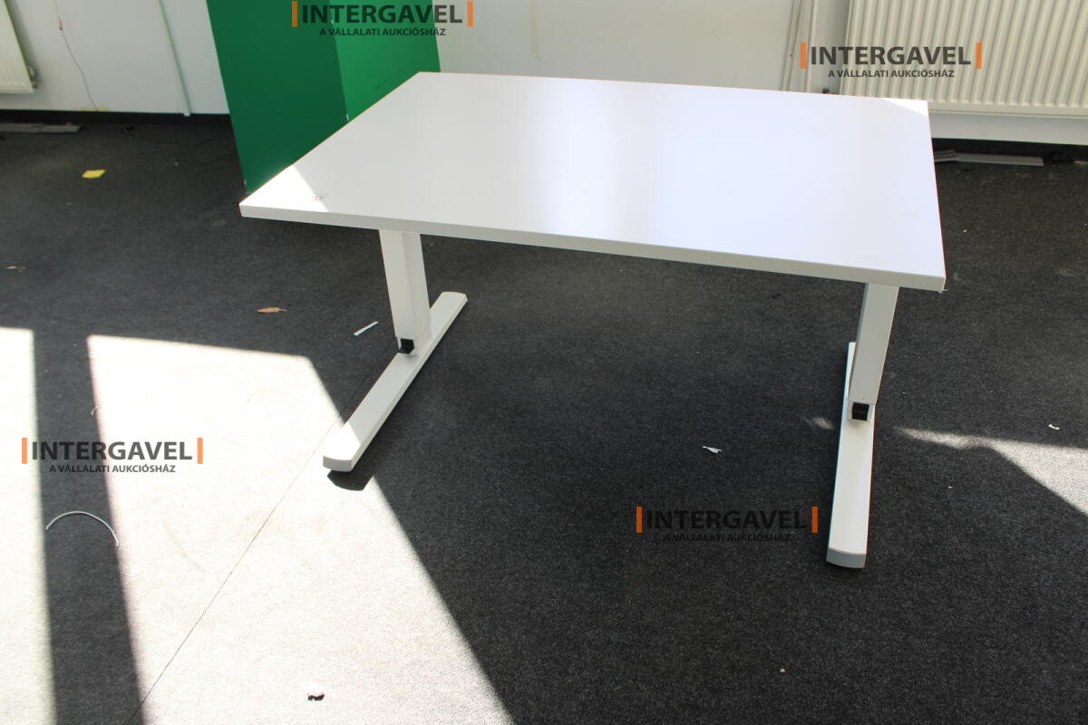 Íróasztal (mechanikusan emelhető-1200 mm) 2