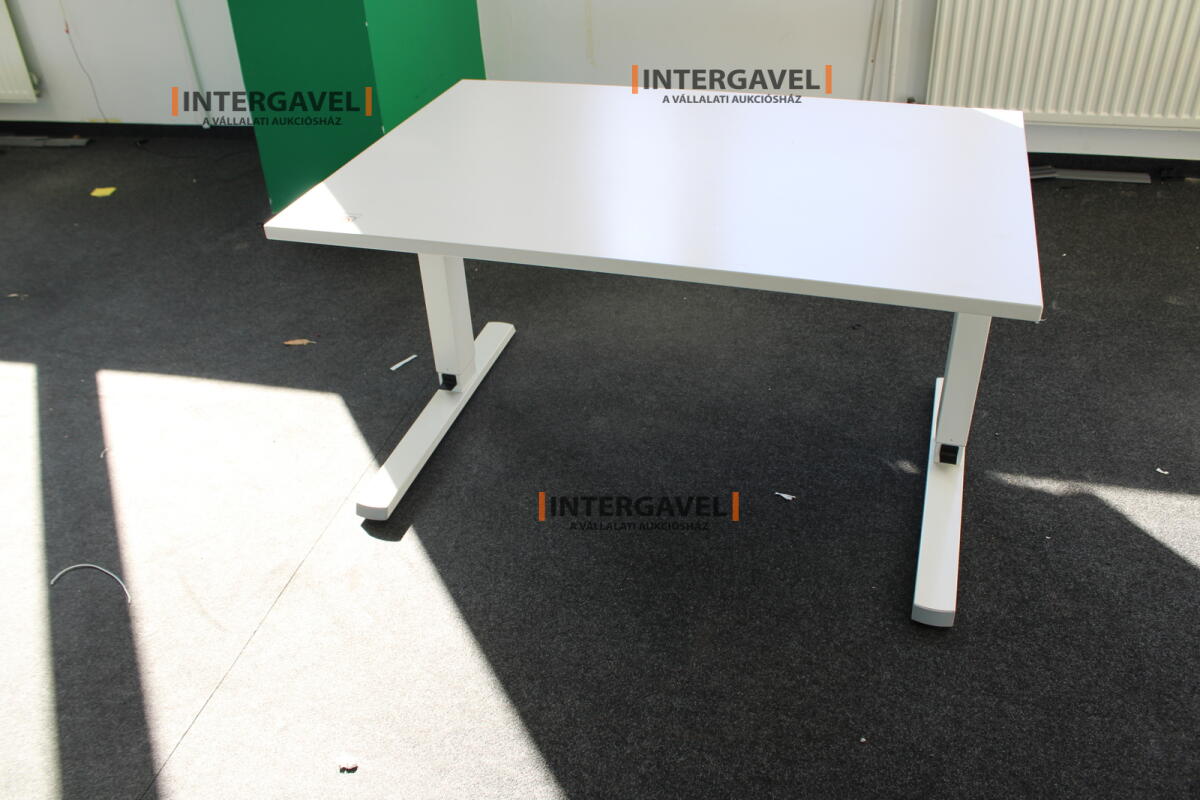 Íróasztal (mechanikusan emelhető-1200 mm) 2