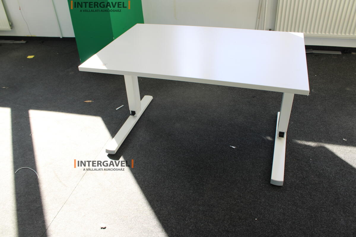 Íróasztal (mechanikusan emelhető-1200 mm) 2