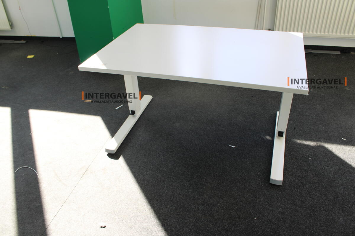 Íróasztal (mechanikusan emelhető-1200 mm) 2