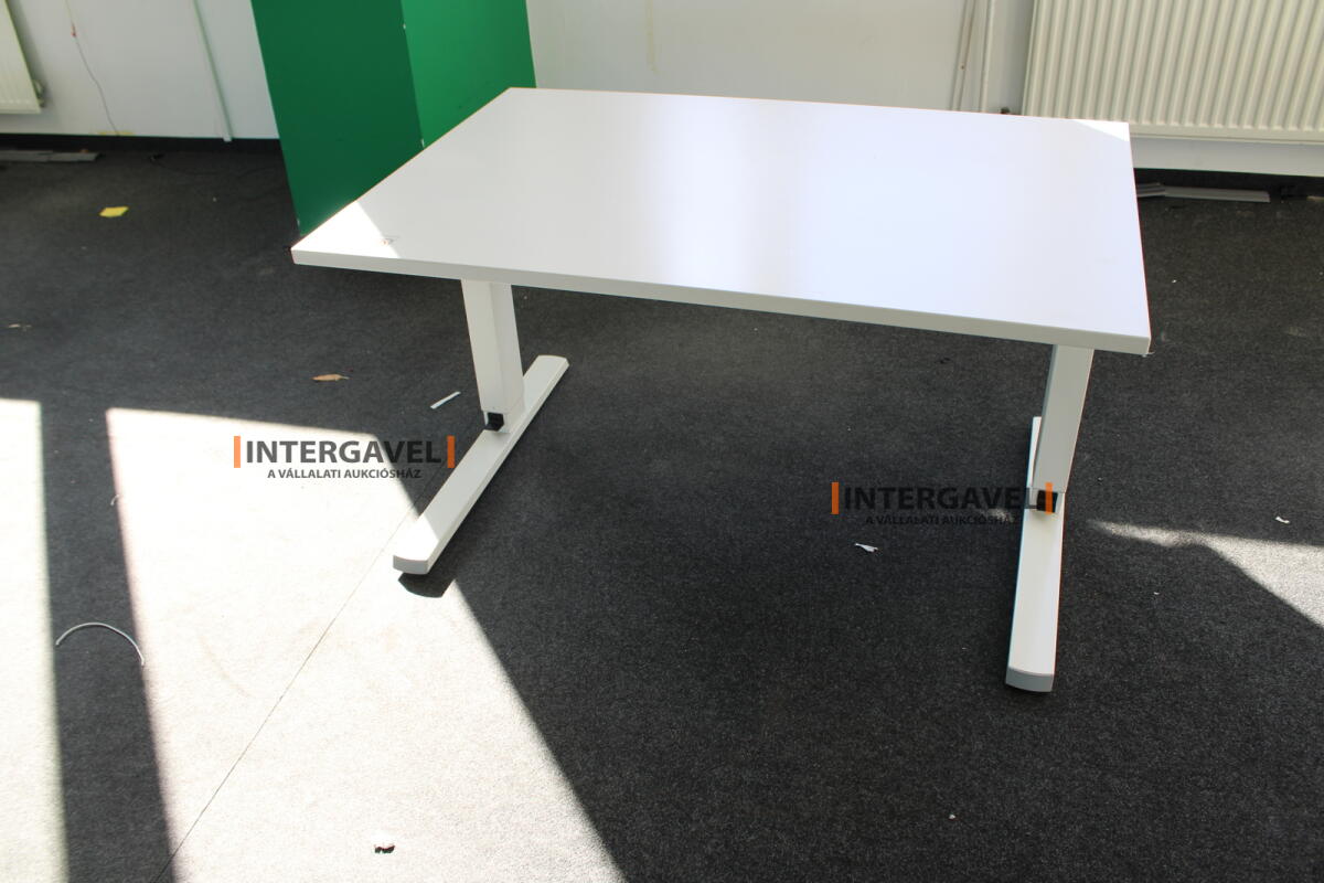 Íróasztal (mechanikusan emelhető-1200 mm) 2