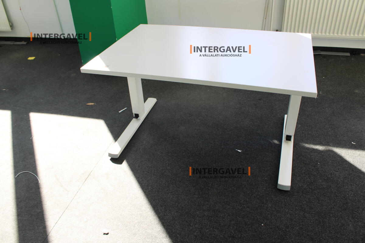Íróasztal (mechanikusan emelhető-1200 mm) 2