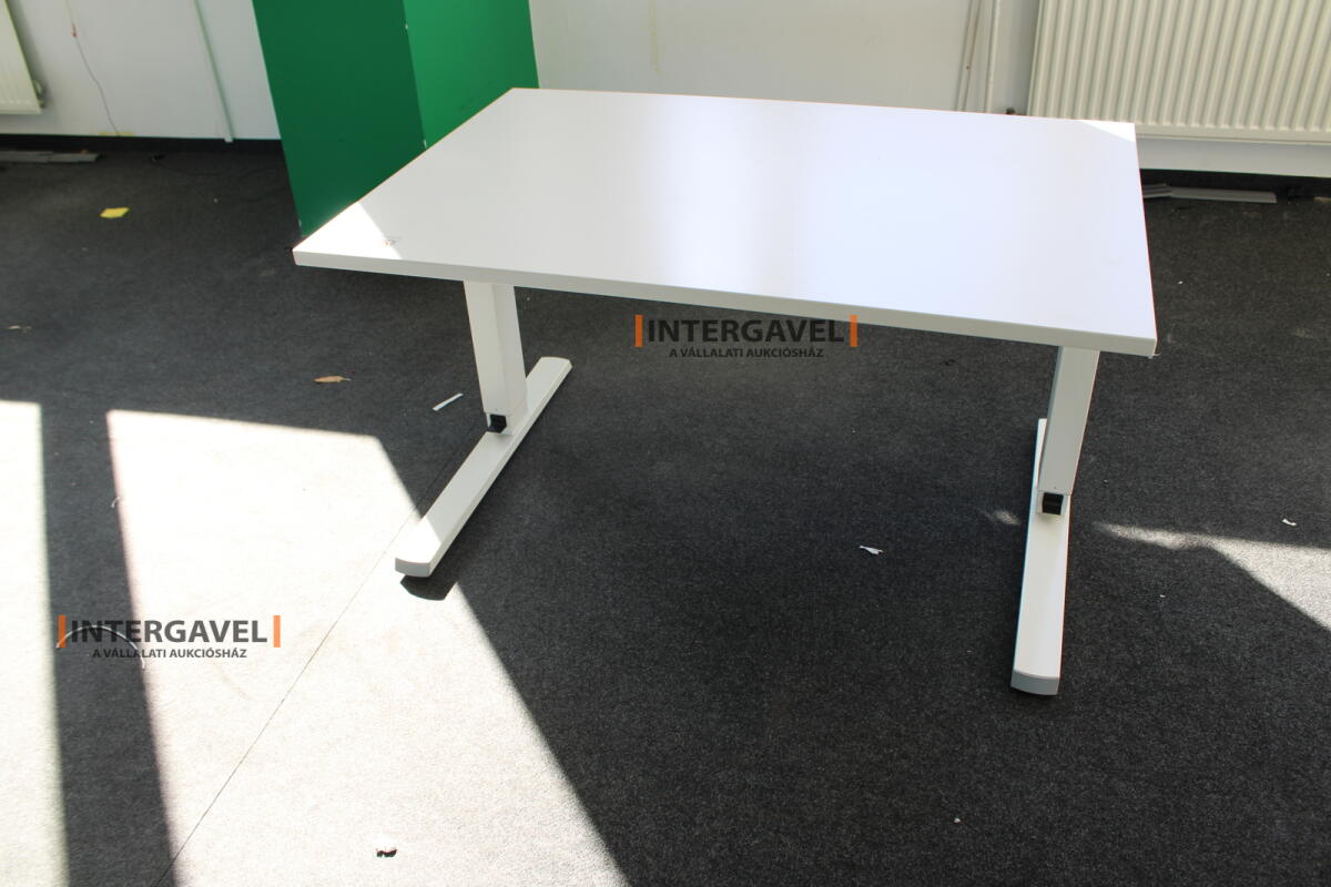 Íróasztal (mechanikusan emelhető-1200 mm) 2