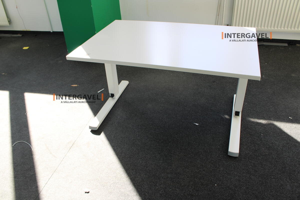 Íróasztal (mechanikusan emelhető-1200 mm) 2