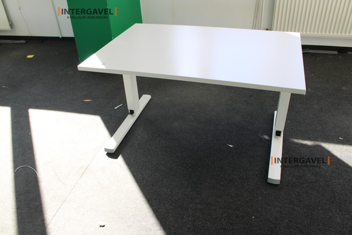 Íróasztal (mechanikusan emelhető-1200 mm) 2