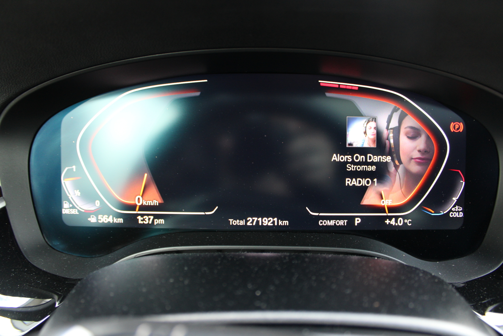 BMW 520d XDRIVE személygépjármű 32