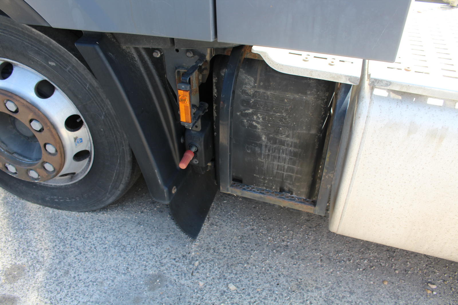 Nyergesvontató-DAF XF480FT 19