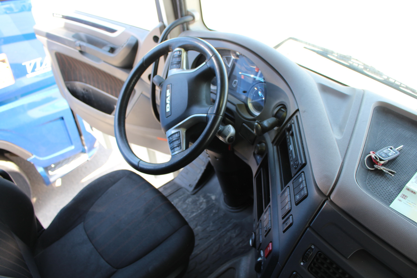 Nyergesvontató-DAF XF480FT 34