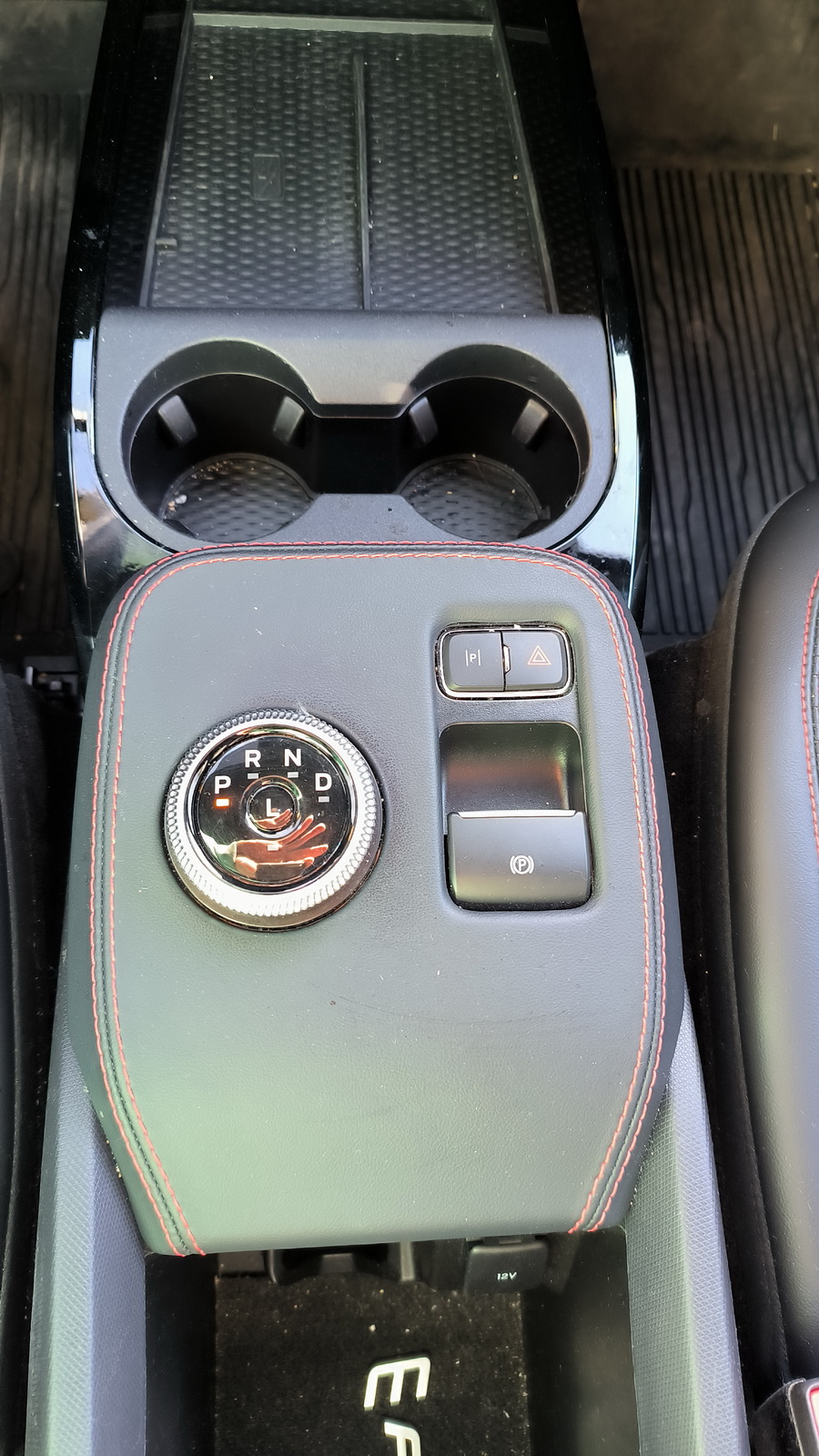 Ford Mustang MACH-E személygépjármű 22