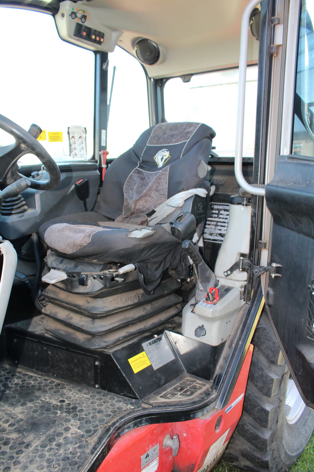 Kitológémes rakodógép - Manitou 7