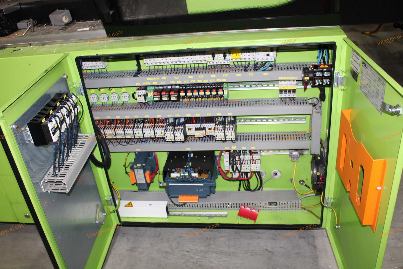 Fröccsöntő gép - Engel, VICTORY 330/60 Tech 9