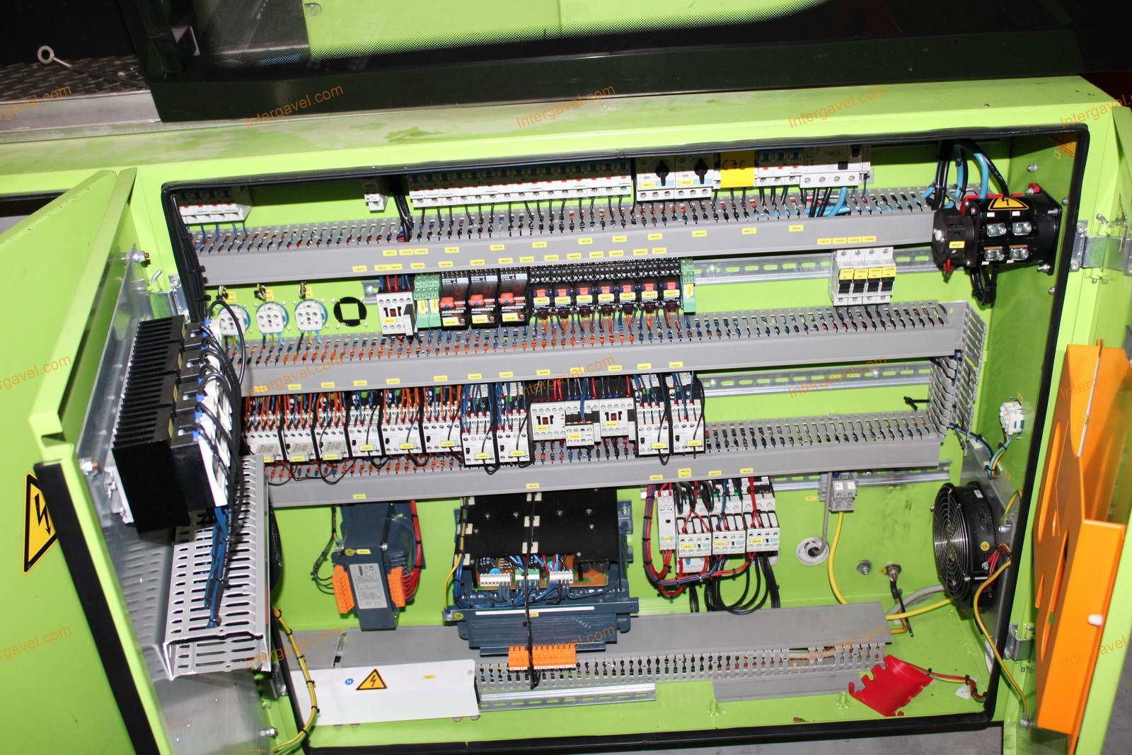 Fröccsöntő gép - Engel, VICTORY 330/60 Tech 11