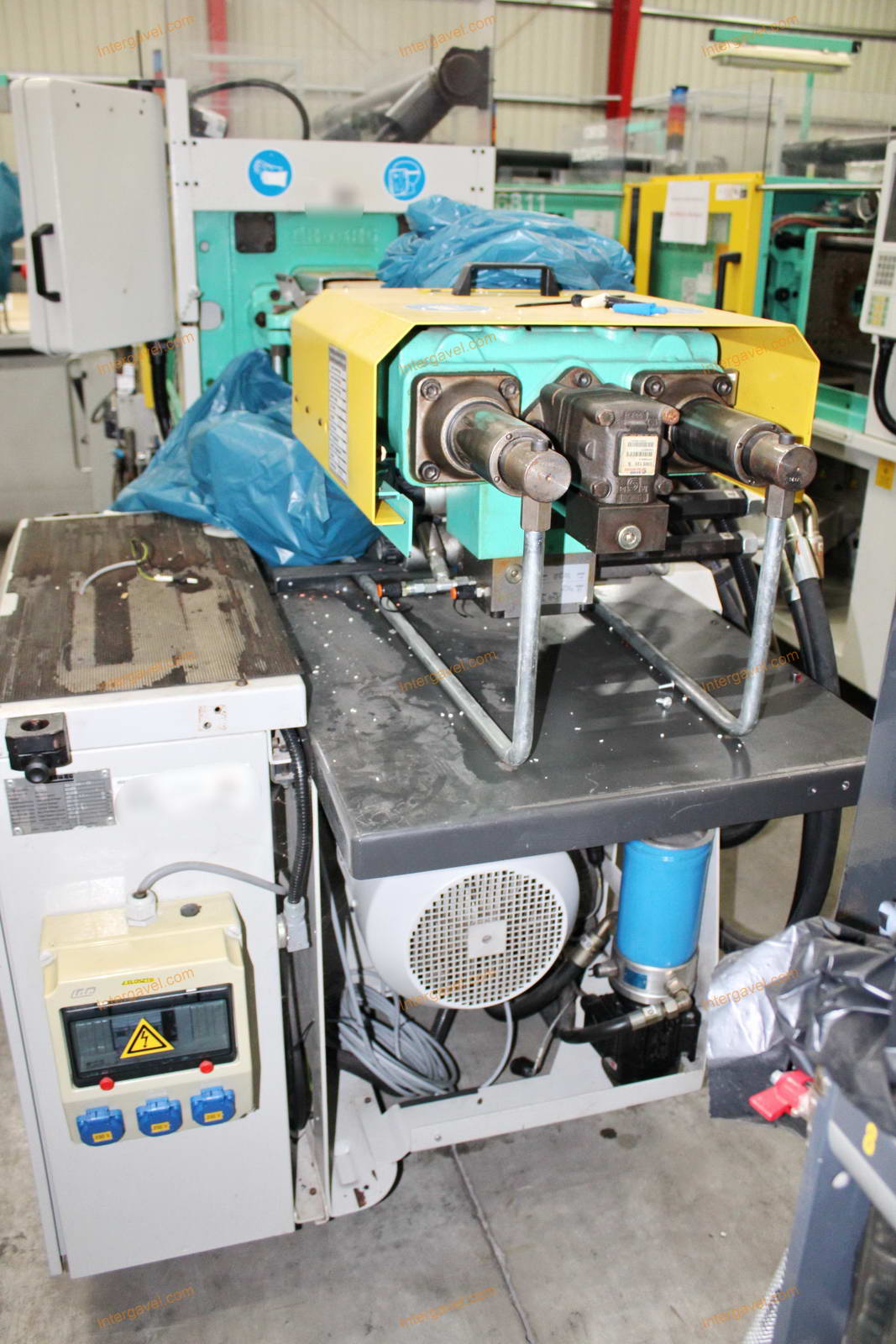 Fröccsöntő gép - Arburg, 320 C 400-170 9