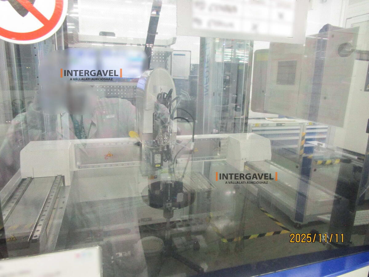 Ragasztó munkahely 3