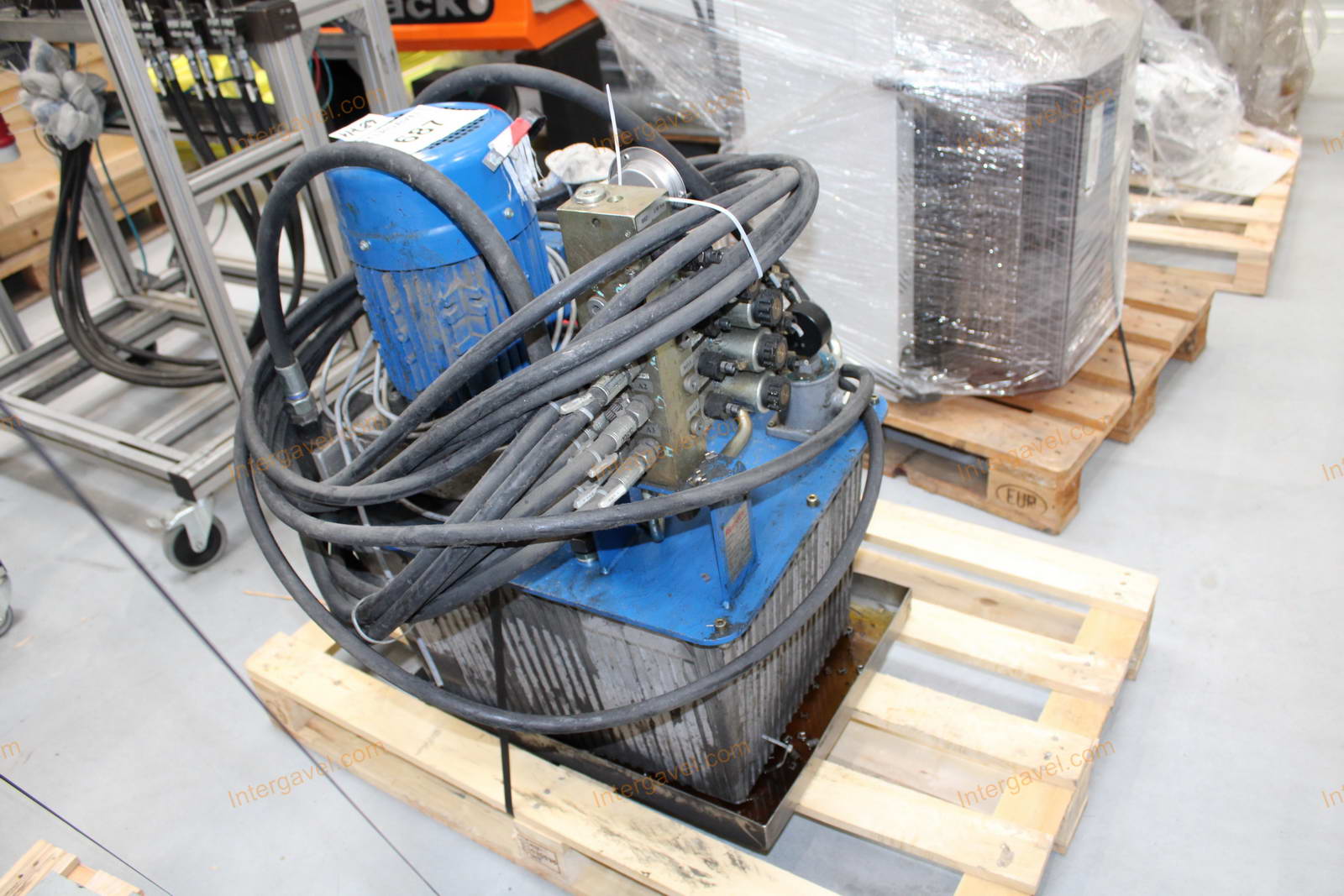 Bontott hidraulikus tápegység és préselő célgépek 4