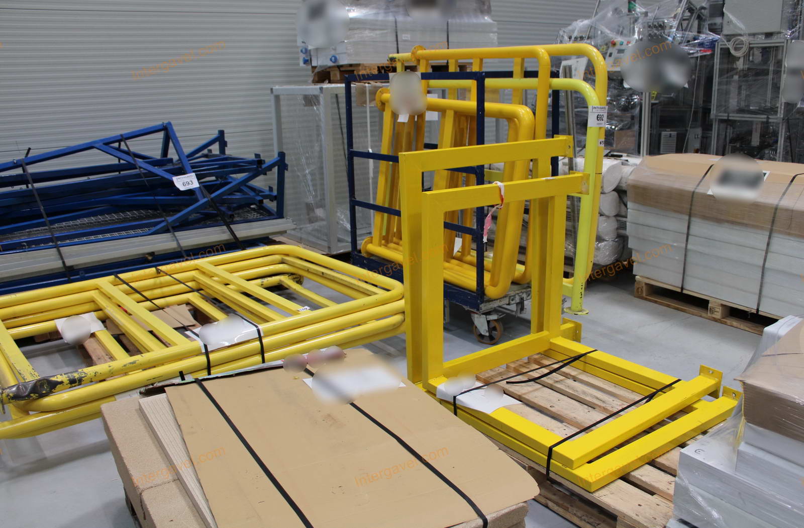 Bontott korlátelemek