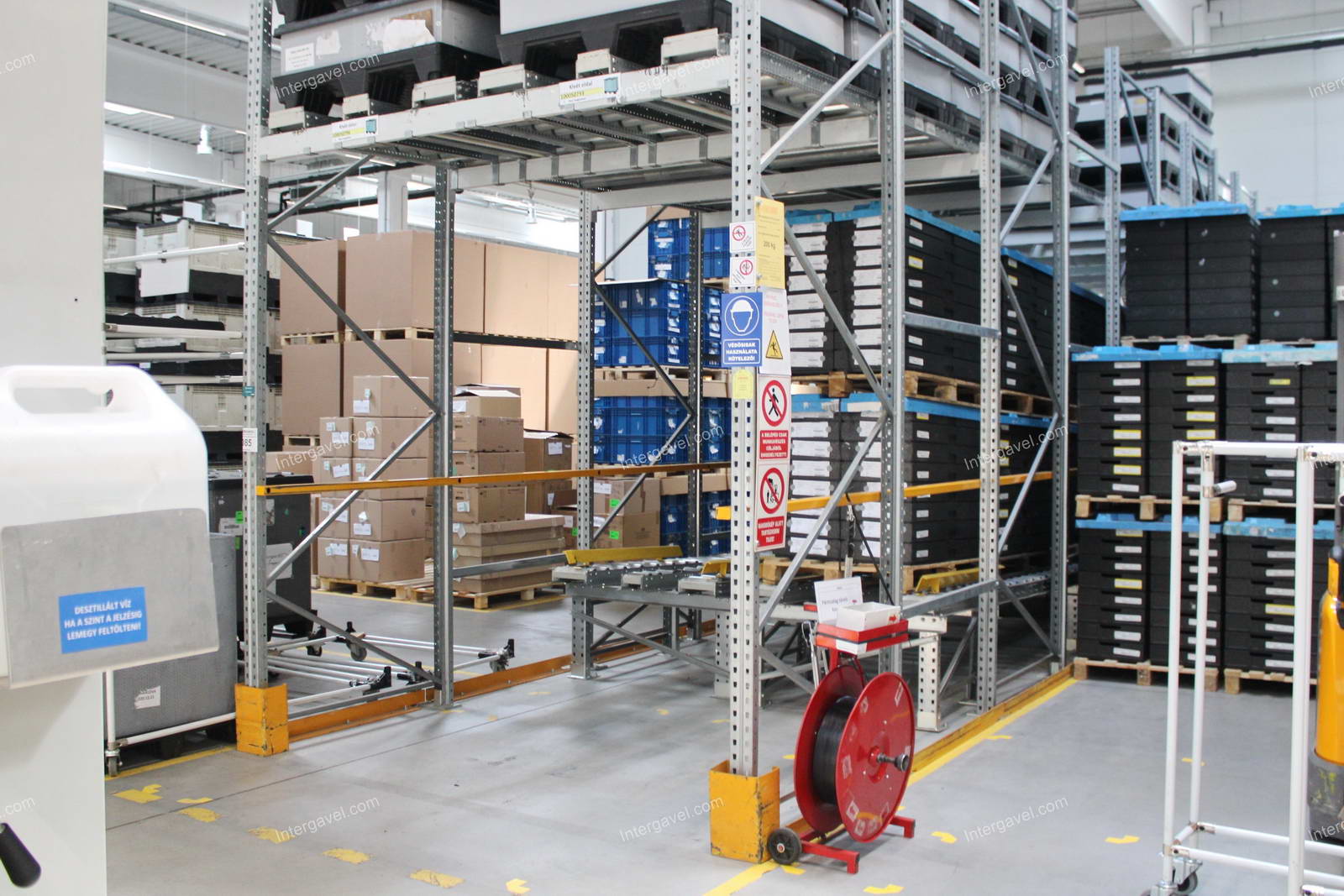 Görgős átfutó állvány 10