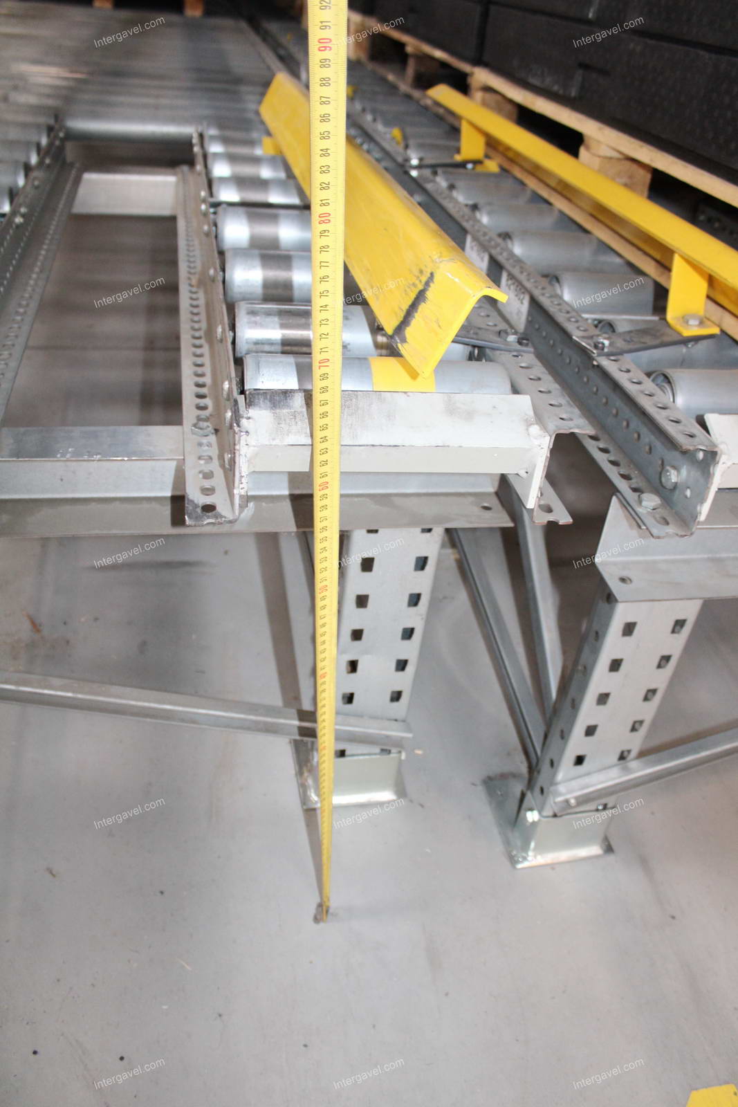 Görgős átfutó állvány 15