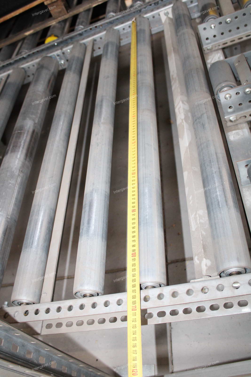 Görgős átfutó állvány 21