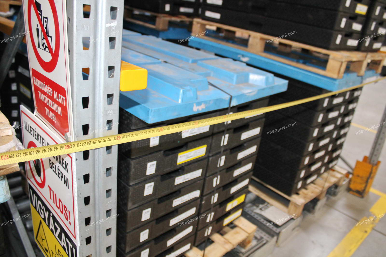 Görgős átfutó állvány 30