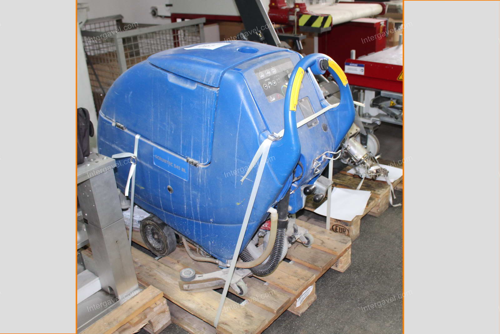 Padlósúroló gép 3