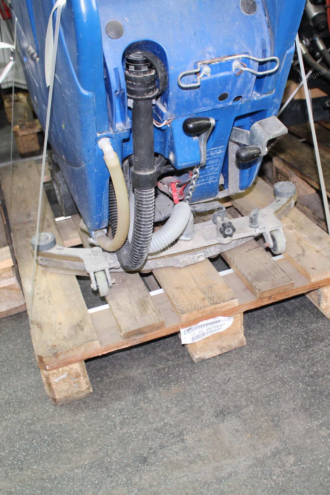 Padlósúroló gép 6