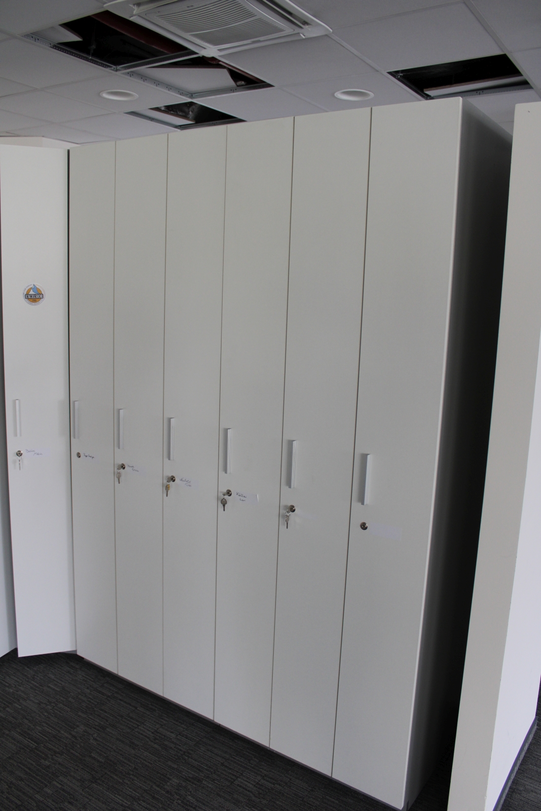 Öltöző szekrény 3