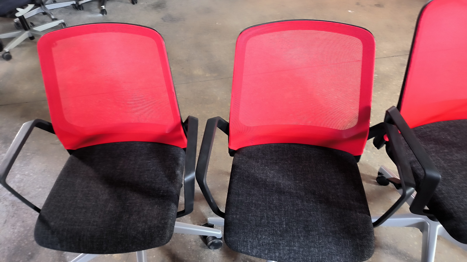 Szék (piros-görgős) 4