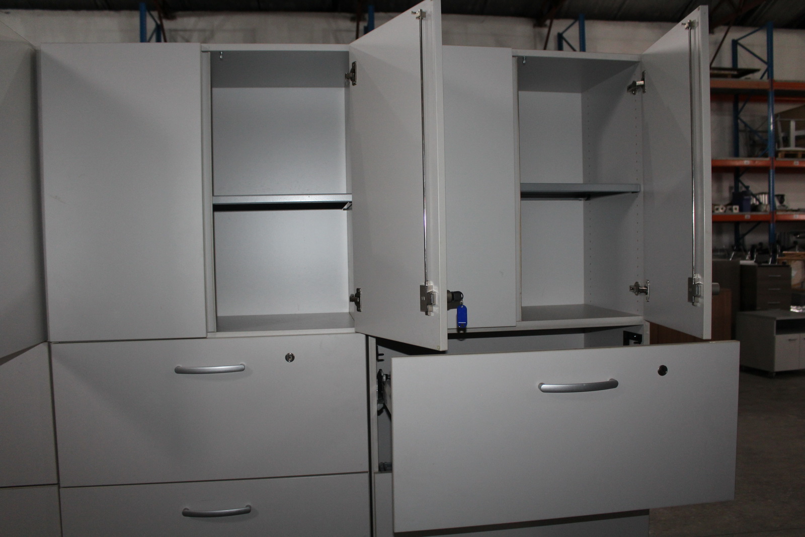 Szekrény (szürke) 3