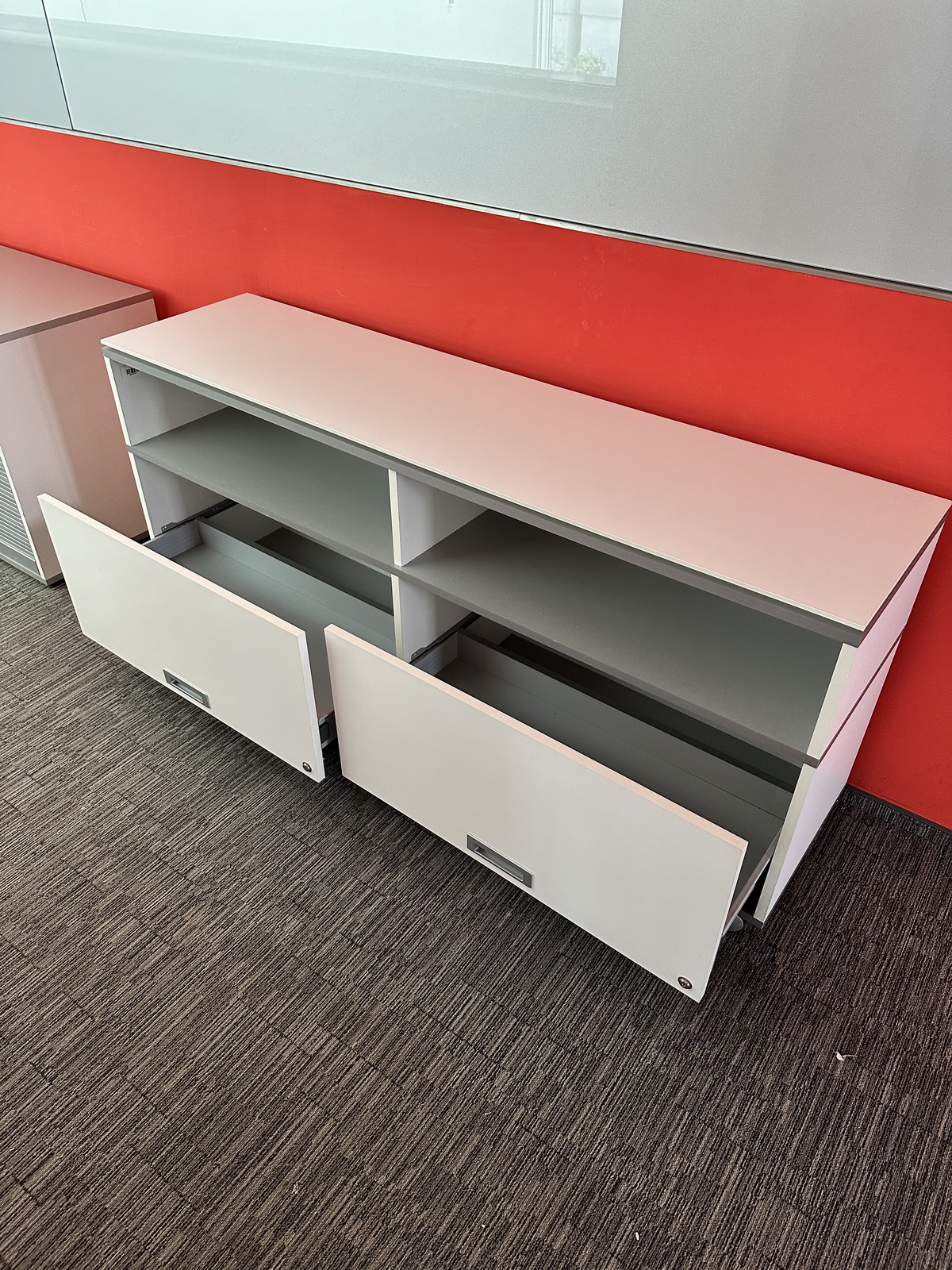 Komód(fehér-görgős) 2