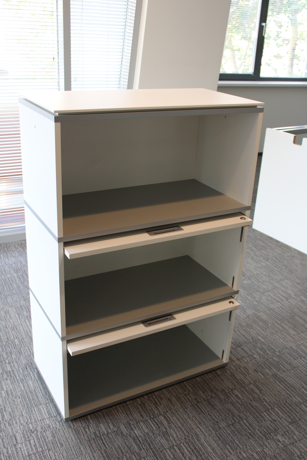 Irattartó szekrény 3